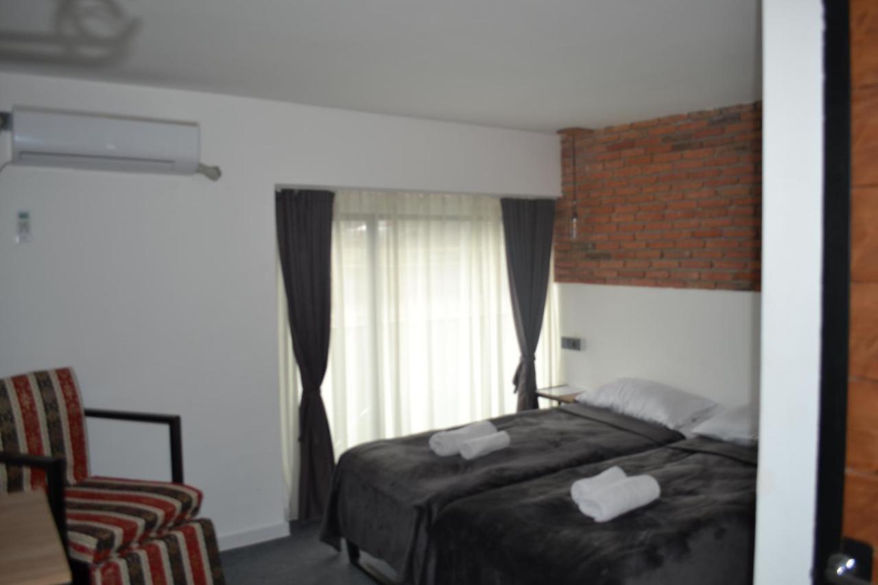 Hotel Baratashvili 12 Tbilisi Bagian luar foto