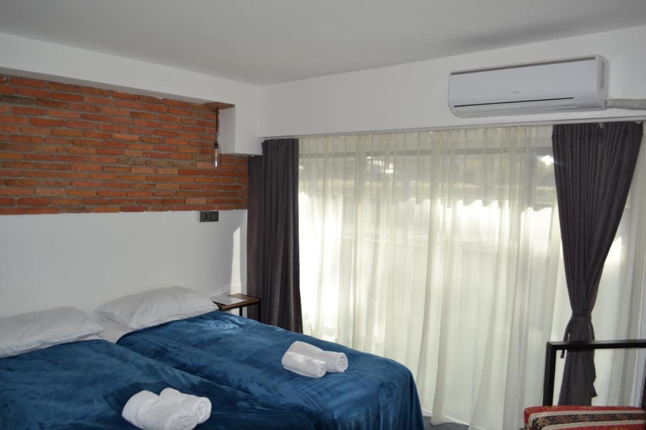 Hotel Baratashvili 12 Tbilisi Bagian luar foto